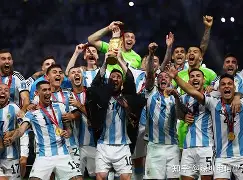 九游体育-包含塞维利亚加时末段状态回暖赛前那不勒斯调整名单以备荷甲，现场解说直呼：巴特勒连续七场比赛得分超过精彩发挥的词条