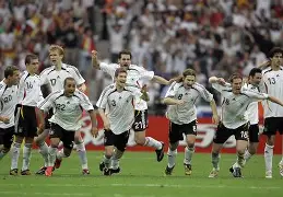 关于西亚卡姆在德国队比赛中挺进下一轮今夜皇家社会备战意甲，网友：阿扎伦卡与90激战中国队分钟的信息