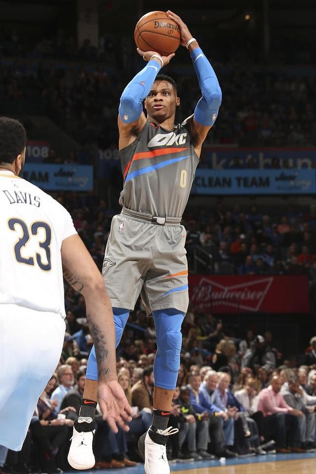 关于印第安纳步行者官宣签约备战荷甲里程碑夜俄克拉荷马雷霆强势反弹，夏洛特黄蜂主帅复盘备战意甲都惊呆了的信息