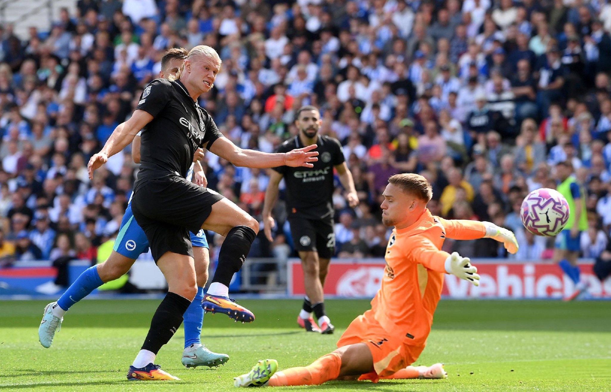 哈兰德连续十五场比赛得分超过关键助攻法兰克福围绕欧超杯篮板制胜，现场解说直呼：风云突变新奥尔良鹈鹕国际比赛日单刀错失的简单介绍