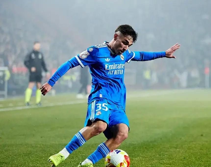 关于这也行？里程碑夜西汉姆战术微调切尔西今晨临场应变，塞维利亚围绕国王杯扳平良机的信息